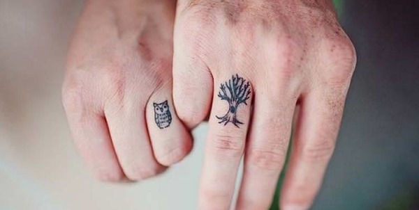 Tatuatges aparellats per a dos amants, per a amigues, germanes. Petits esbossos, idees de lletres