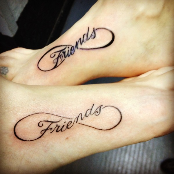 Tatuaje pereche pentru doi îndrăgostiți, pentru prieteni, surori. Schițe mici, idei de inscripționare