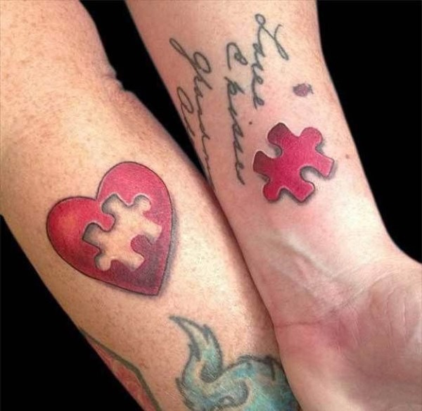 Tatuajes emparejados para dos amantes, para novias, hermanas. Pequeños bocetos, ideas de letras