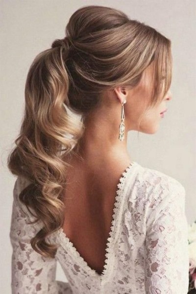 Gaya rambut yang dikumpulkan untuk rambut panjang untuk prom, perkahwinan, setiap hari. Foto, bagaimana melakukannya langkah demi langkah