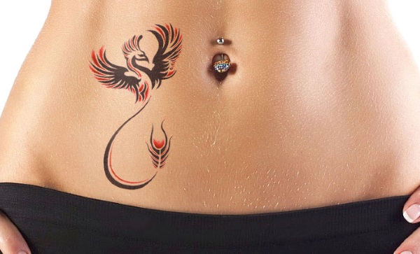 Tatuatge de Phoenix. Significat per a les nenes al canell, el braç, l’esquena i la cama. Fotos, esbossos