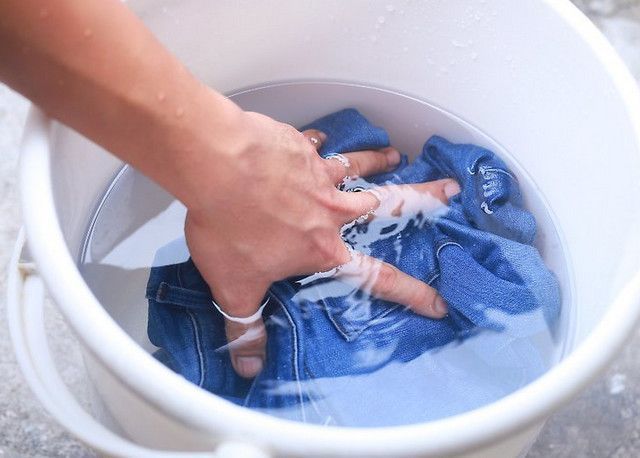 Kaip plauti džinsus, kad susitrauktų 2 dydis ar ištemptų