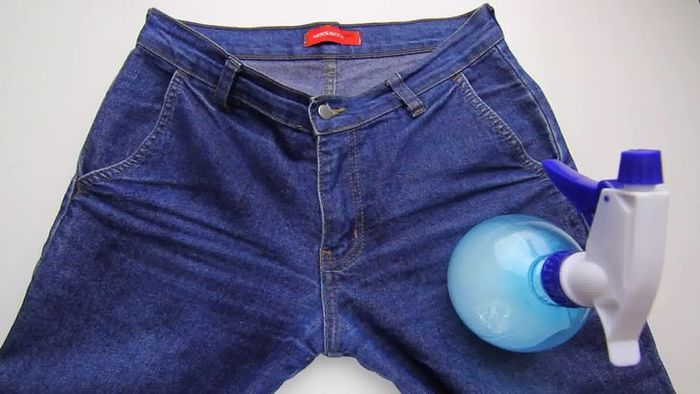 Cara mencuci seluar jeans untuk mengecilkan saiz 2 atau meregangkan