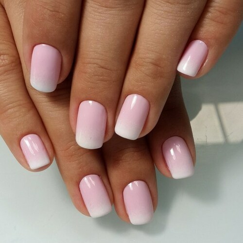 Manicura rosa delicada con diseños para uñas largas y cortas. Foto 2020