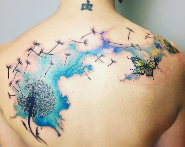 Motýlí tetování. To znamená pro dívky, fotografie, náčrtky v dolní části zad, paže, papeže, krku, nohy, ramen