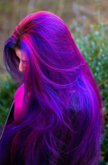 Rudai violetinė plaukų spalva. Nuotraukos, dažai, kas tinka, dažymo instrukcijos
