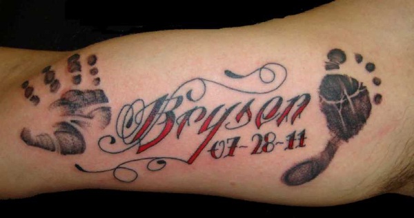 Natpisi tetovaža na ruci djevojčica. Fotografije, skice na latinskom s prijevodom, značenje