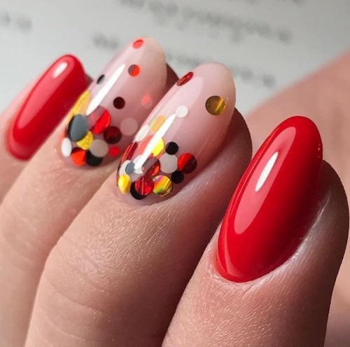 Diseño de uñas en manicura con barniz rojo. Fotos, tendencias de moda 2020