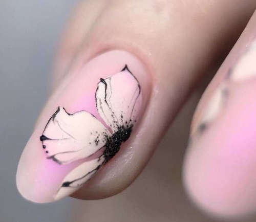 Wzory paznokci do manicure w różowych kolorach. Zdjęcie ze zdjęciem, cyrkonie, błyszczy