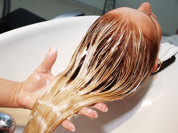 Irida (Irida) sävytetyt shampoot. Arvostelut, paletti, käyttöohjeet ennen ja jälkeen valokuvia