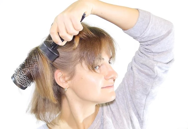 Balayage īsiem matiem. Foto, tehnika gaišu, tumšu cirtas krāsošanai