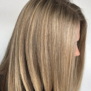 Studené světlé blond vlasy. Fotografie před a po barvení, recenze