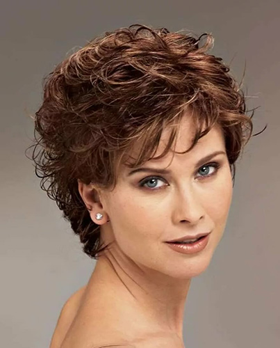 Peinados con flequillo corto para mujer para cabello largo, mediano y corto. Una fotografía