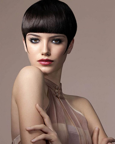 Peinados con flequillo corto para mujer para cabello largo, mediano y corto. Una fotografía