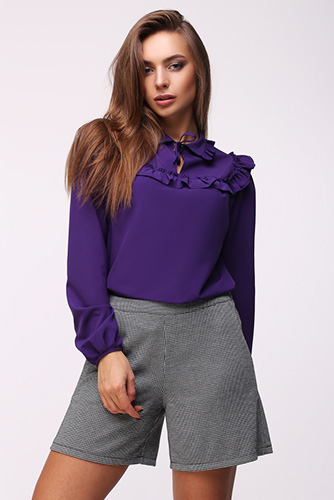 S kojom je bojom lila kombinirana u odjeći za žene. Fotografija