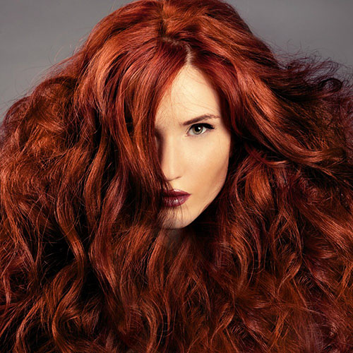 Svijetlocrvena boja kose. Fotografija sa i bez isticanja, boje, nijanse